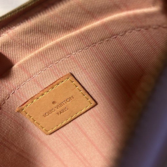 Louis Vuitton Neverfull Wristlet - Picture 7 of 9